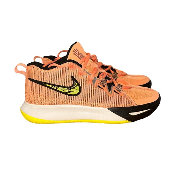Nike Other - Nike Kyrie Flytrap VI 6 Youth Basketball Shoes